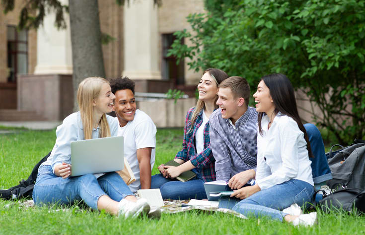 5 Easy Ways to Make New Friends at University | Nido Student